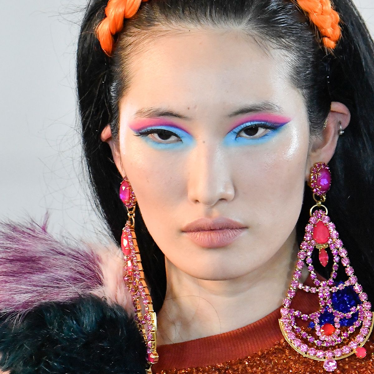 Sleek headbands, glossy waves, dark lips and more beauty trends from the  Spring 2024 Fashion Week runways