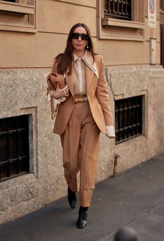 spring-2020-fashion-trends-for-work-286092-1583986114488-main