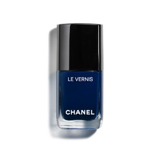 Chanel + Le Vernis Longwear Nail Colour in Fuguese