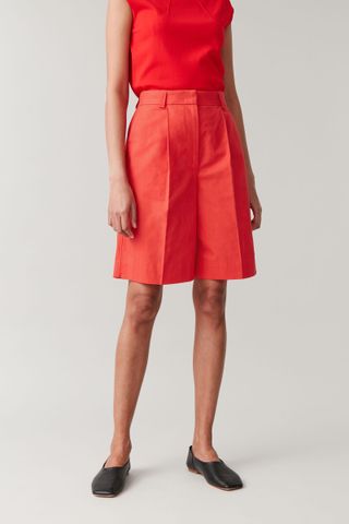 COS + Wide-Leg Pleated Shorts