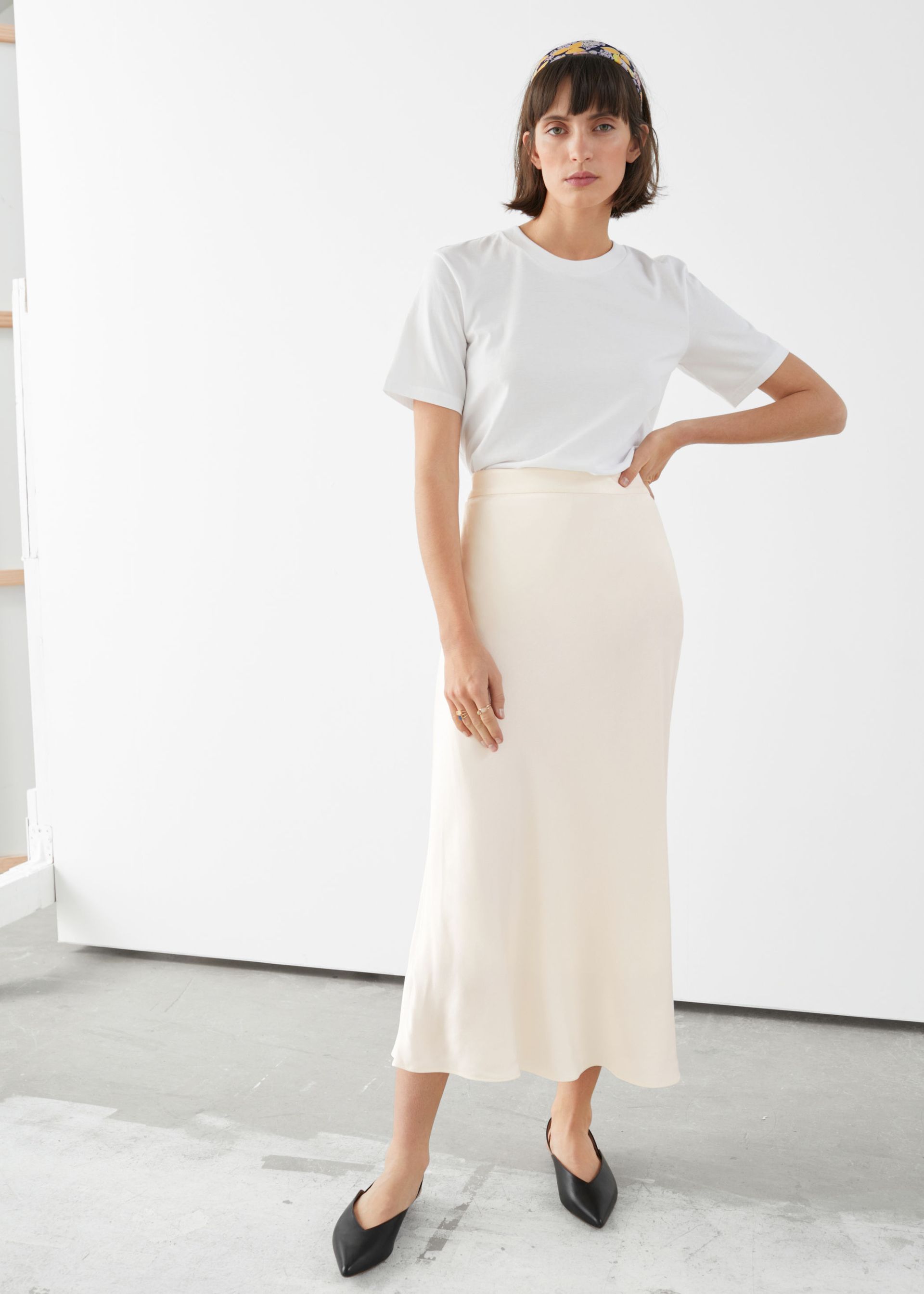 15 Minimalist Outfits That Are Simple and Affordable | Who What Wear