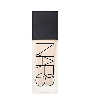 Nars + All Day Luminous Weightless Foundation, Mont Blanc