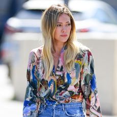 ripped-jeans-hilary-duff-286531-1585767517576-square