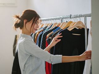 how-to-practice-mindful-shopping-online-286555-1585863655526-main