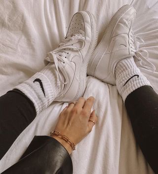White Nike Socks – Pop up