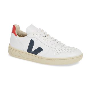 Veja + V-10 Sneaker