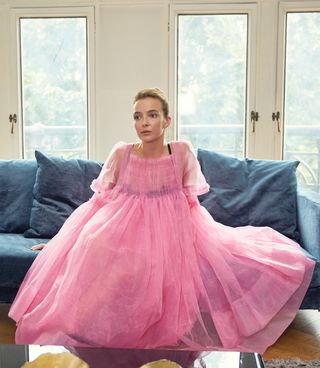 killing-eve-outfits-286713-1586551902151-image