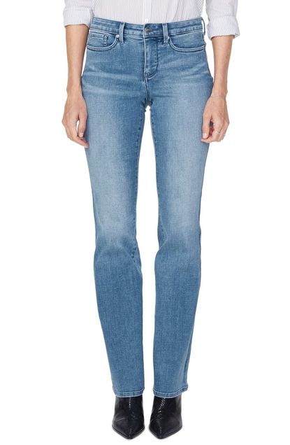 A Stylist on the 3 Best Jeans to Buy If You're Petite | Who What Wear
