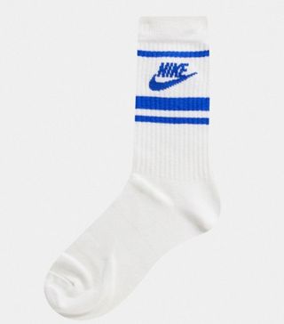 Nike + Essential Stripe 3 Pack Socks in White With Blue Logo