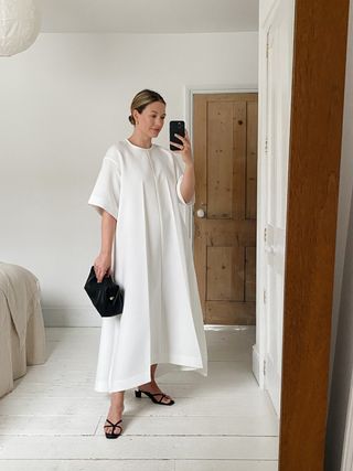 minimalist-at-home-outfits-287084-1588676322622-image