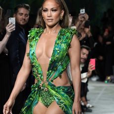 jennifer-lopez-versace-gown-287306-1589802262138-square