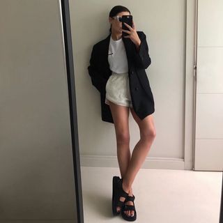 shoes-to-wear-with-shorts-287446-1590518982292-image