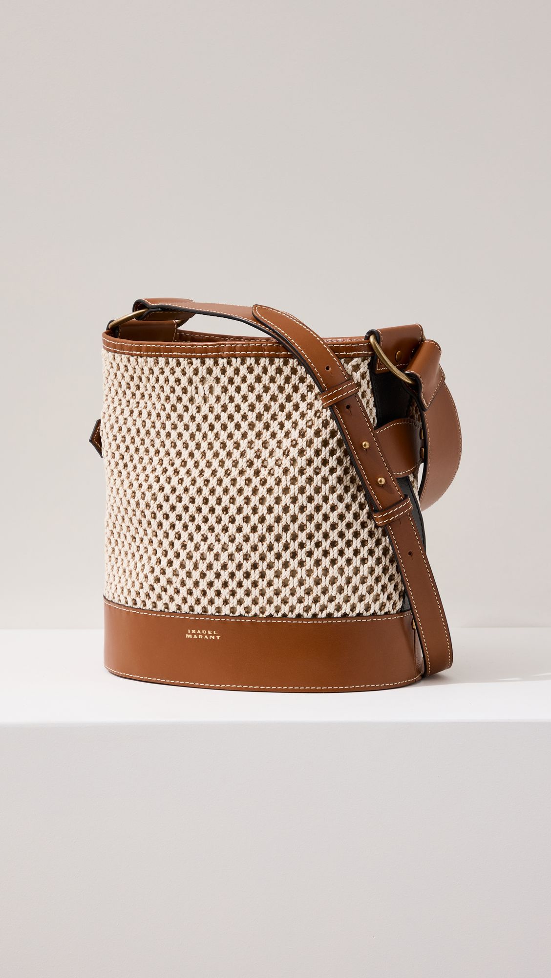 The 20 Best Bucket Bags That Are So Stylish Who What Wear