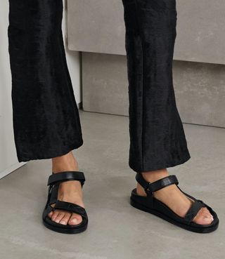 Porte & Paire + Leather Sandals