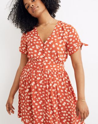 Madewell + Button-Front Tie-Sleeve Retro Dress in Happy Hibiscus