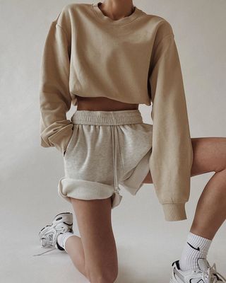 what-to-wear-with-shorts-287809-1592426639409-main