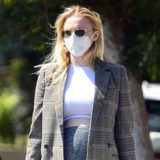 sophie-turner-leggings-and-blazer-outfit-287843-1592517800778-square