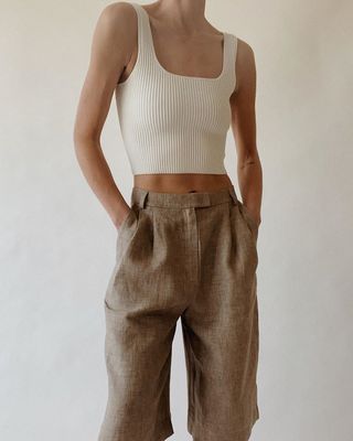 CLOZOZ Square Neck Tops for Women Crop Tops Ribbed Cropped Tank Strappy  Cute Tank Top Fitted Going Out Crop Tops Trendy