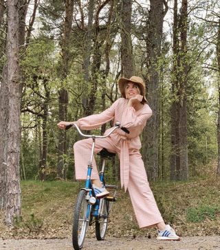 what-to-wear-cycling-287988-1593522962986-image