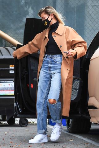 hailey-bieber-ripped-jeans-outfit-288024-1593644297073-image