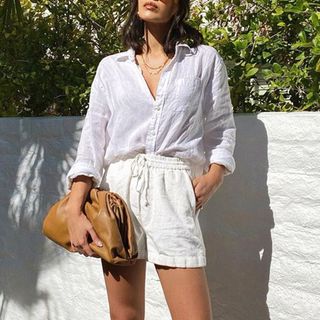 Timeless summer staple: white bottoms. Tap the photo to shop these