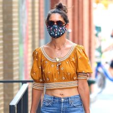 katie-holmes-summer-jeans-outfit-288095-1594161879095-square
