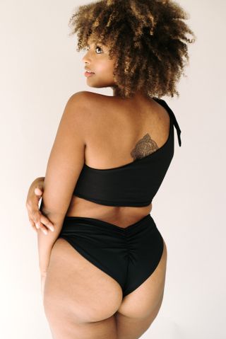 Londre Bodywear + The Asymmetrical Top in Matte Black