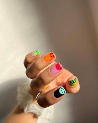 rainbow-nails-288287-1687264288033-image