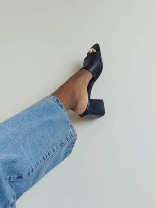 best-minimalist-sandals-288362-1595846771651-image