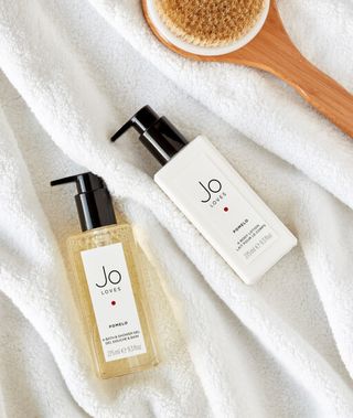 Jo Loves + Pomelo Bath 
Shower Gel and Lotion Set