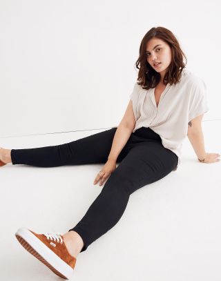Madewell + 9-Inch Mid-Rise Skinny Jeans in Lunar Wash