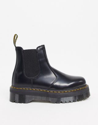 Dr Martens + 2976 Quad Platform Chelsea Boots in Black