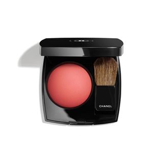 Chanel + Joues Contraste Powder Blush in 320 Rouge Profond