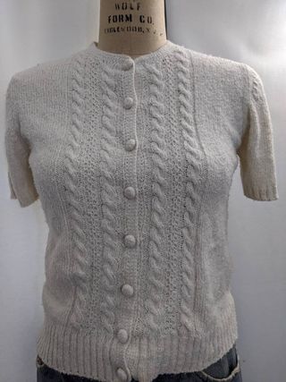 Vintage + Hand Knitted Ivory Cropped Sweater Small