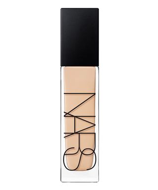 Nars + Natural Radiant Longwear Foundation in Mont Blanc
