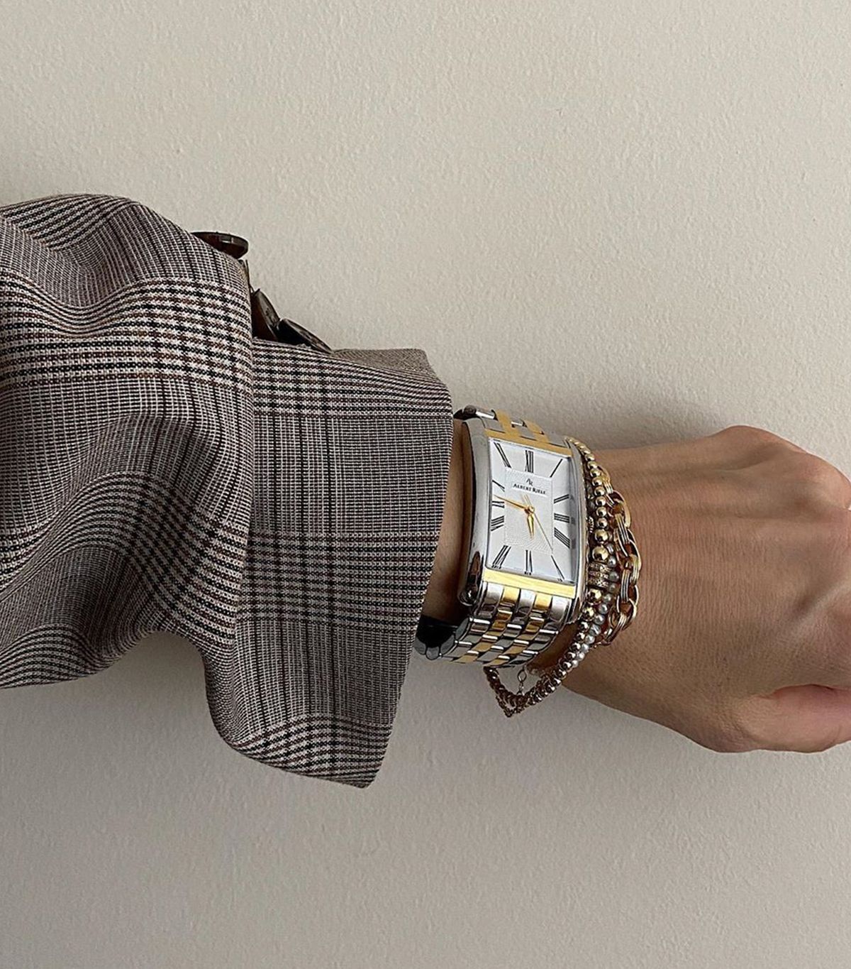 12 Simple Luxury Fashion Items That Will Always Be in Style 12 Simple Luxury Fashion Items That Will Always Be in Style