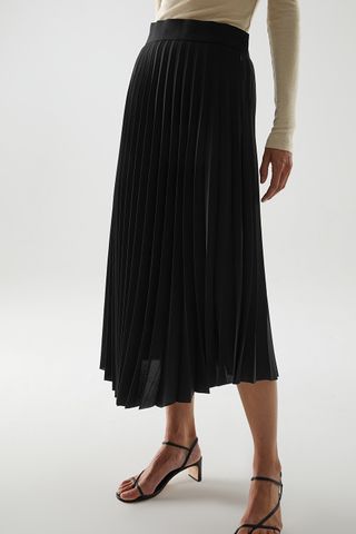 COS + Asymmetric Hem Pleated Skirt
