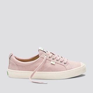 Cariuma + Rose Suede Sneakers