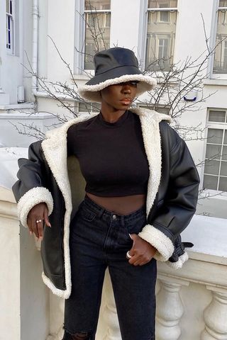 bucket-hat-outfit-ideas-289347-1601412146073-main