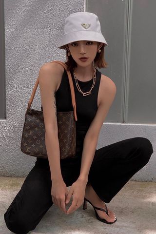 bucket-hat-outfit-ideas-289347-1601412413995-main