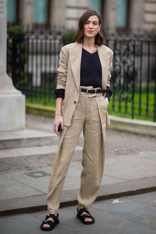 best-alexa-chung-street-style-outfits-289391-1601547302738-image