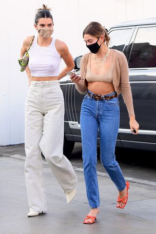 hailey-bieber-skinny-jean-outfit-289541-1602266050151-image
