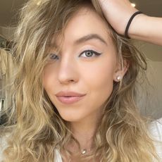sydney-sweeney-beauty-routine-interview-289627-1602808710710-square