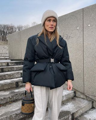 how-to-wear-a-puffer-coat-289799-1667909852720-main