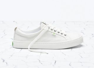 Cariuma + Oca Low Off-White Canvas Sneakers
