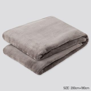 Uniqlo + Full-Size Blanket