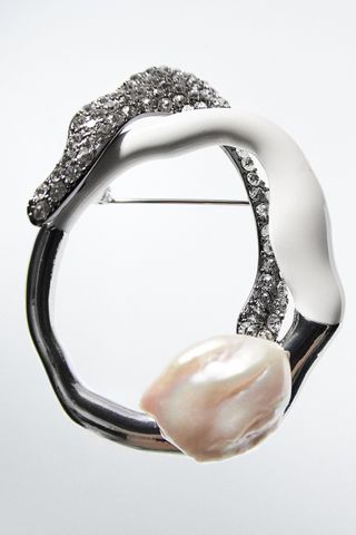 Zara + Sparkly Natural Pearl Brooch