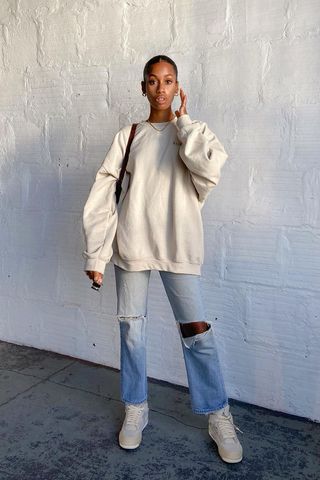 7 Outfits With Sweatshirts Fashion People Are Wearing | Who What Wear
