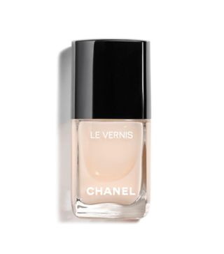 Chanel + Le Vernis Longwear Nail Colour in Blanc White
