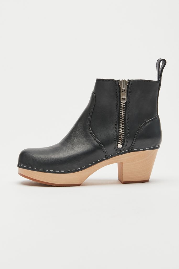 Topstitching Is the Trend We're Loving on Accessories | Who What Wear